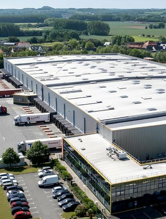 IMMEUBLE LOGISTIQUE A VENDRE  - LILLERS - 22 280 m² divisibles à partir de 3 533 m²