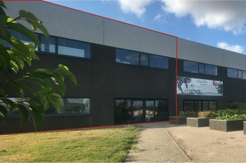 Location d'une cellule à Cysoing - 270 m2 -  Lesquin Seclin